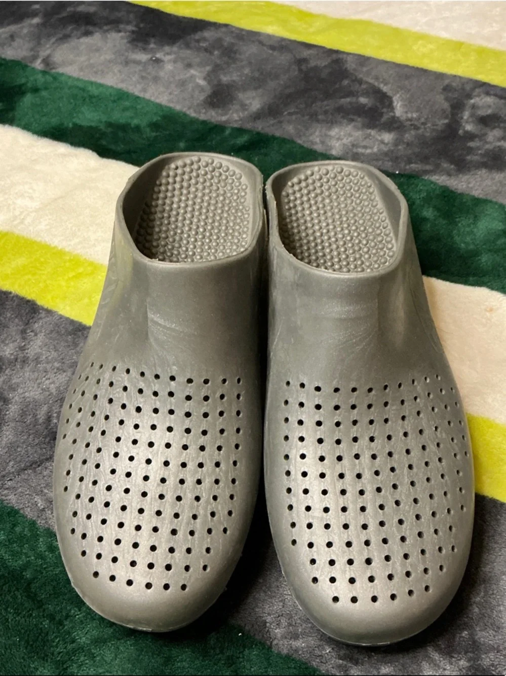 Men's Calzuro Professional Clogs with Holes Size 8-8 1/2-9 - Picture 3 of 12